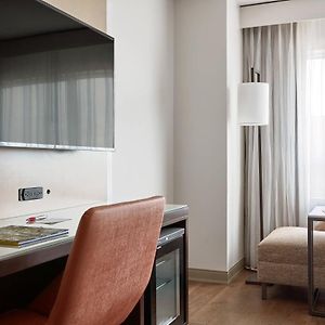Corner King Room